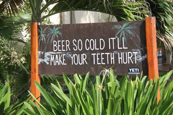 Villa La Bella Oceanfront Swing Bar-女人岛必去景点