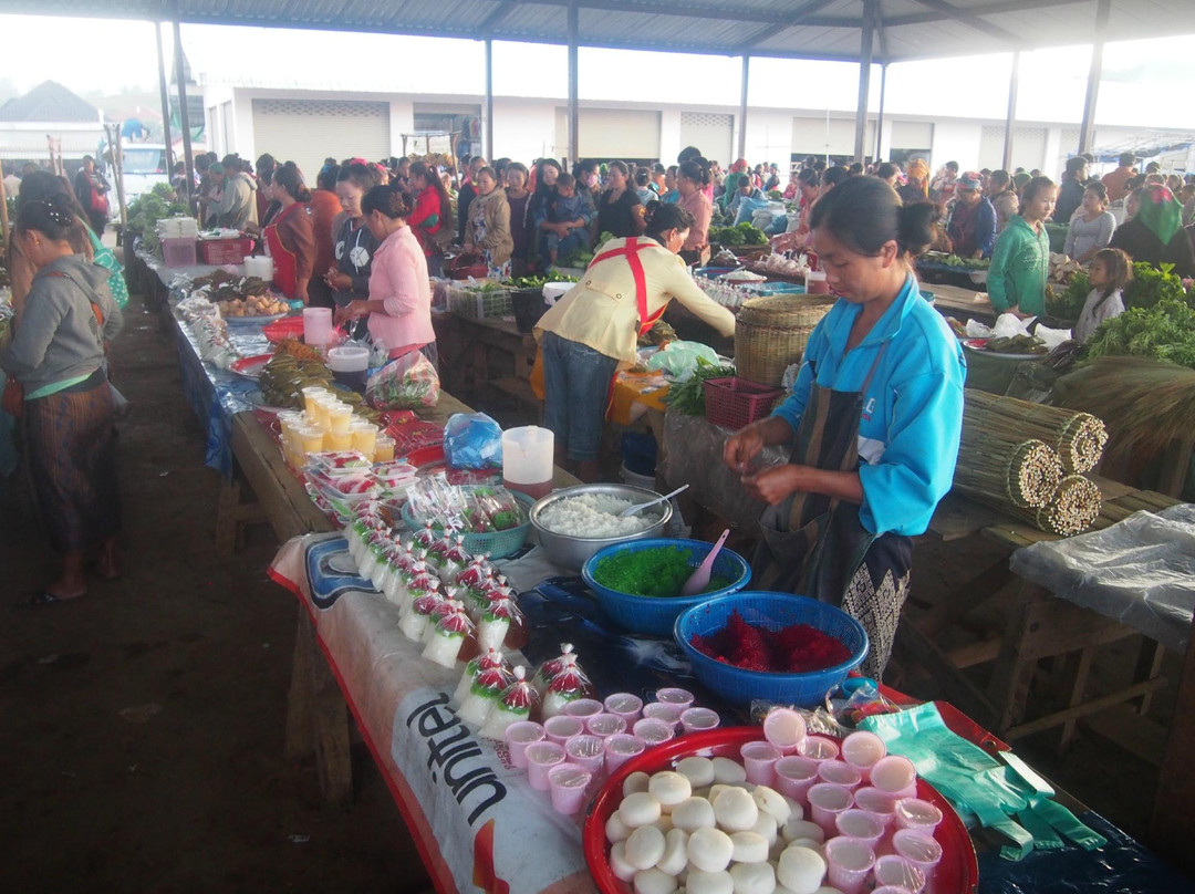 Hmong Sunday Market-Phonsavan必去景点
