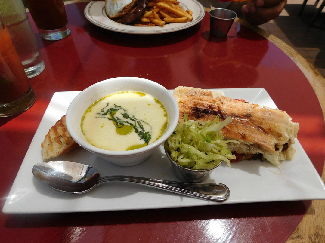 沃森维尔餐馆和美食-Ella's at the Airport