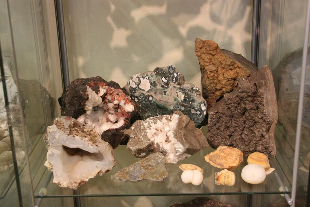 Rare stone collection of Soren and Sigurborg-Eskifjordur必去景点