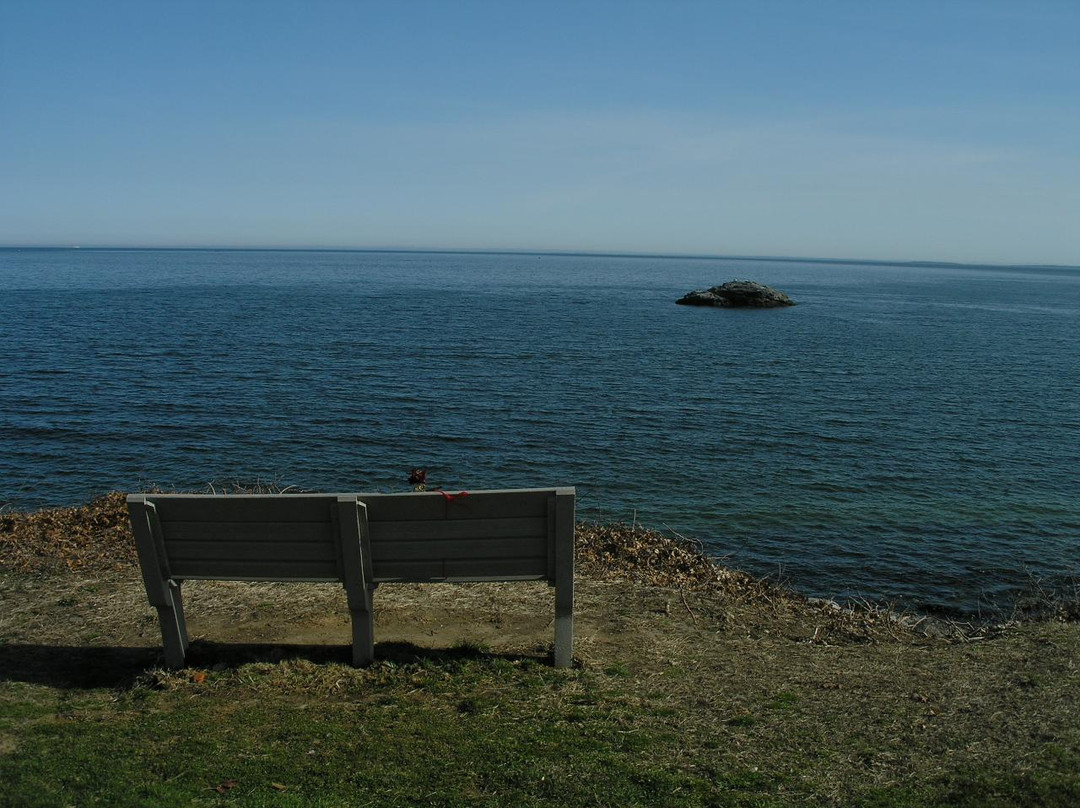 Hole-in-the-Wall Beach-East Lyme必去景点