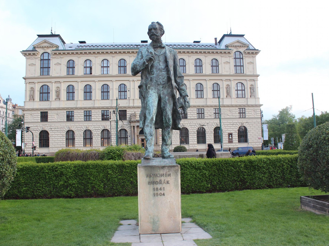 鲁道夫音乐厅-布拉格必去景点