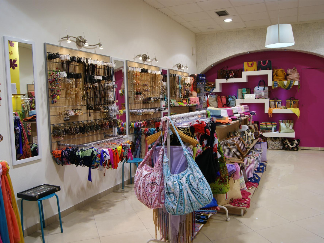 Queens accessories-Roda必去景点