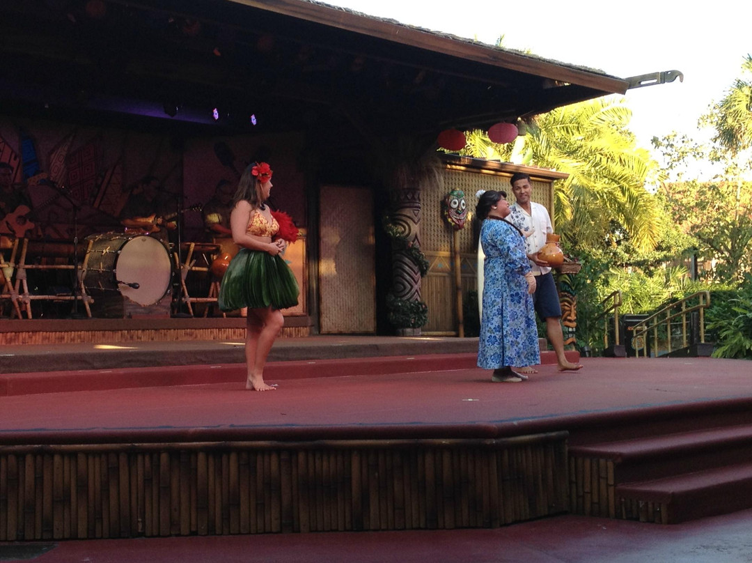 Disney's Spirit of Aloha Dinner Show-Bay Lake必去景点