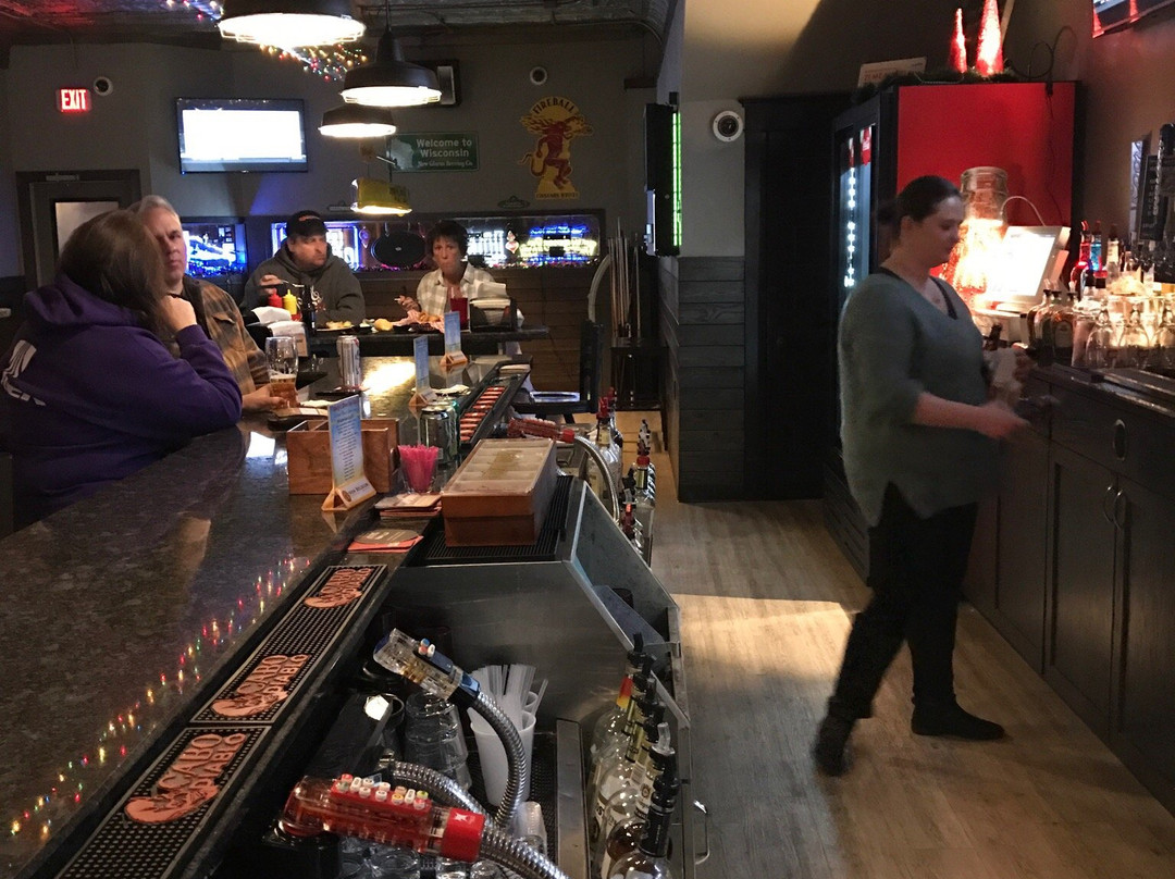 Marshall餐馆和美食-Silver Fox Bar