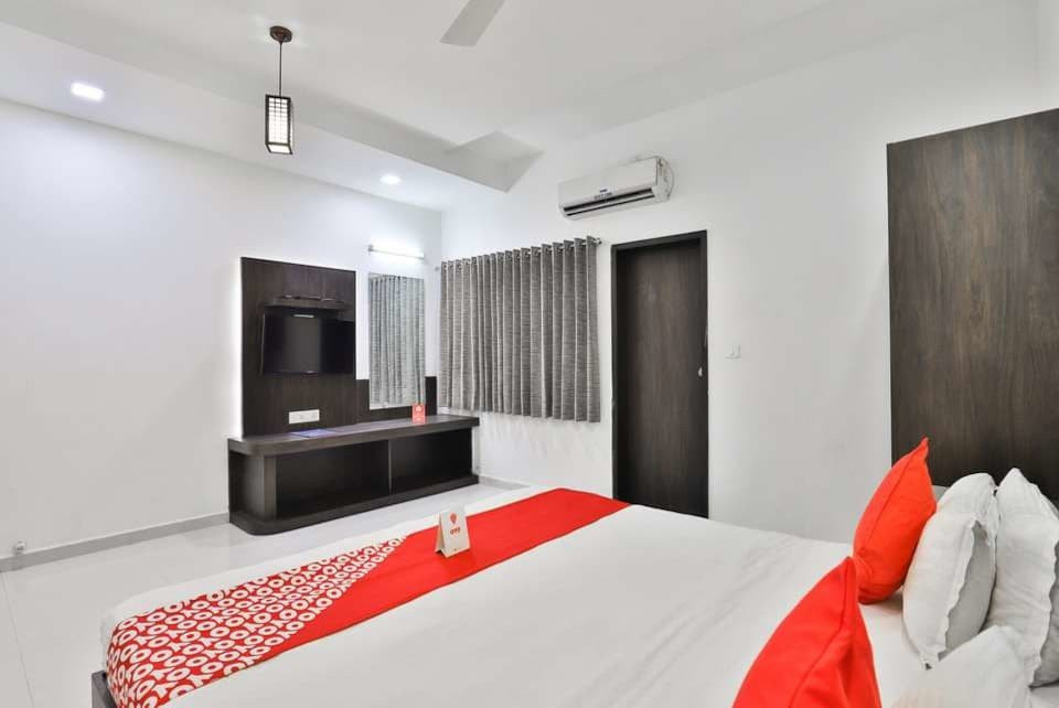 Hotel Aditya Gir主图