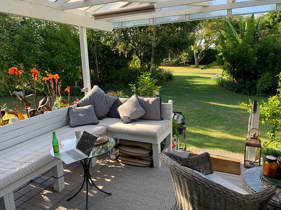 月亮门别墅酒店主图