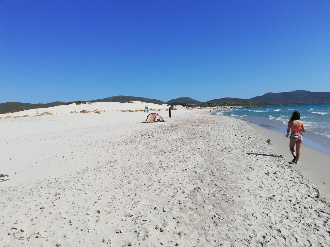 Le Dune Beach-Porto Pino必去景点