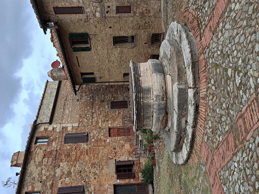 Castiglione d'Orcia Historic Center景点图片