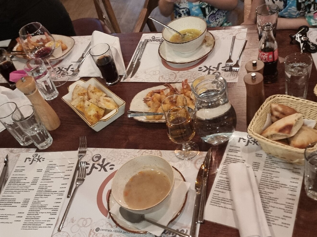Rajska Restaurant & Bar