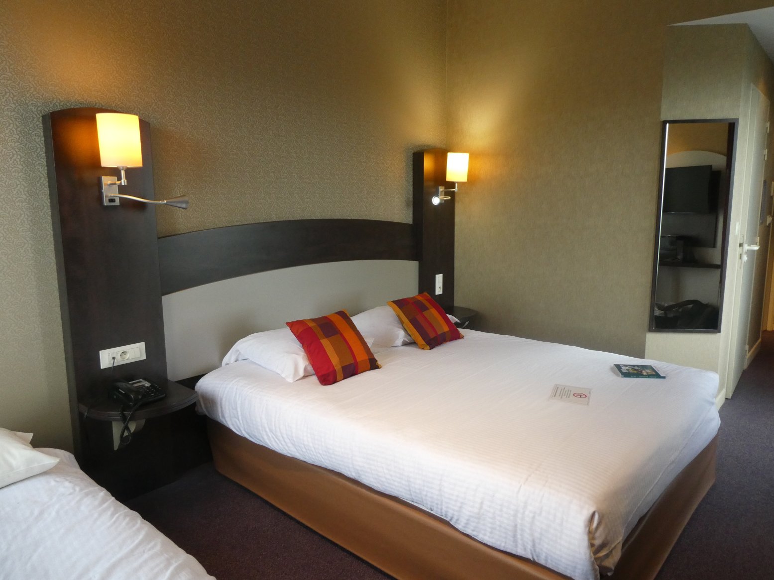 罗吉斯阿罗耶旅馆-客卧