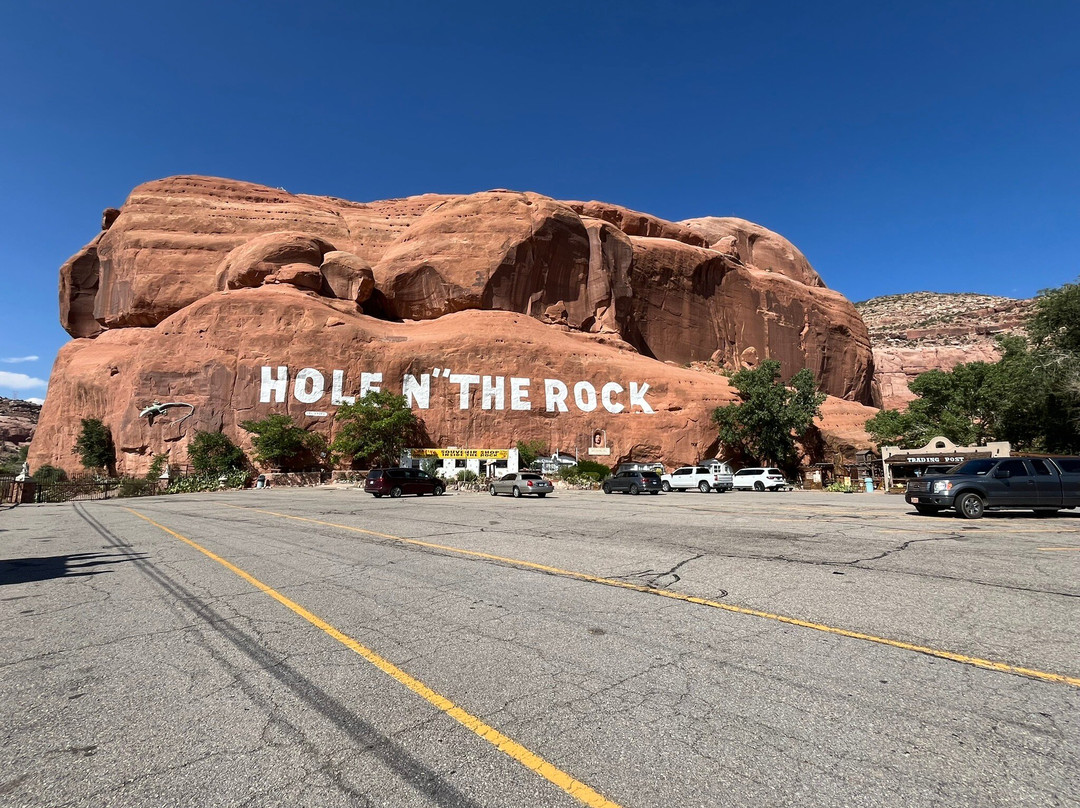 Hole-in-the Rock景点图片