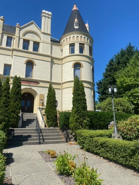 Manresa Castle主图