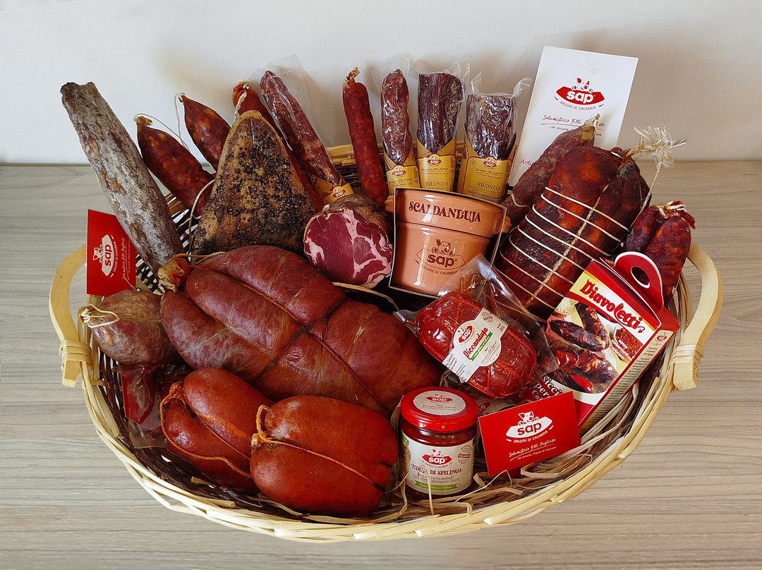 Salumificio F.lli Pugliese - Sap Salumi Di Calabria-Calimera必去景点