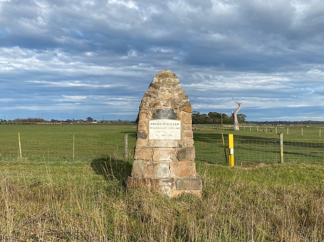 Angus Mc Millan Cairn-Maffra必去景点