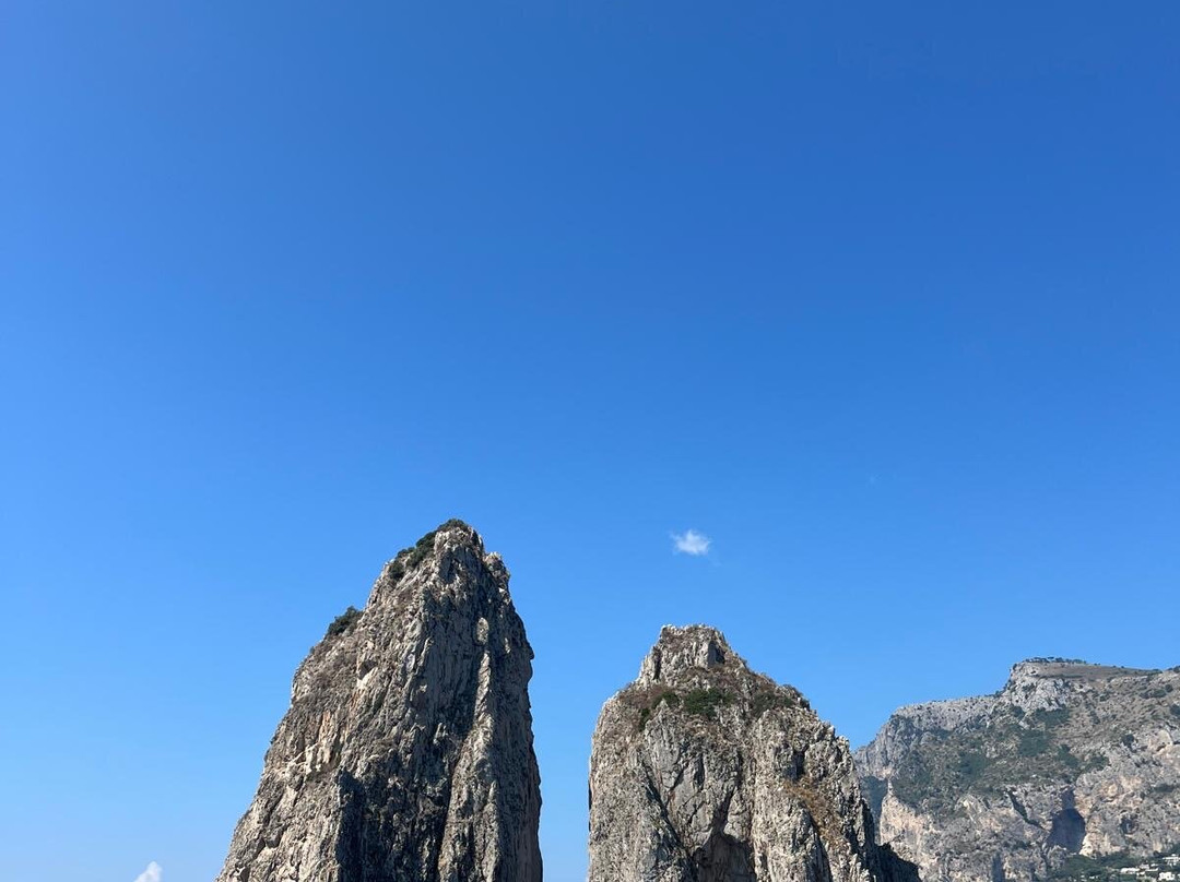 Capri Private Boat Tours-卡碧岛必去景点