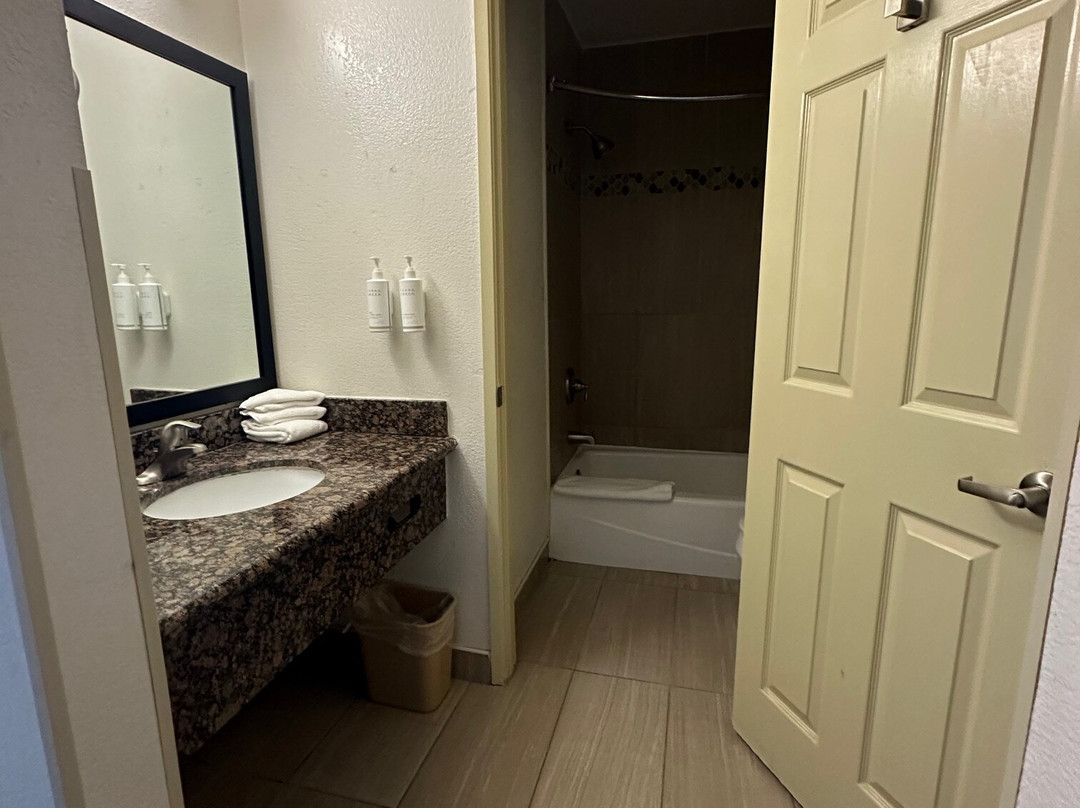 Super 8 by Wyndham Santa Clarita/Valencia主图