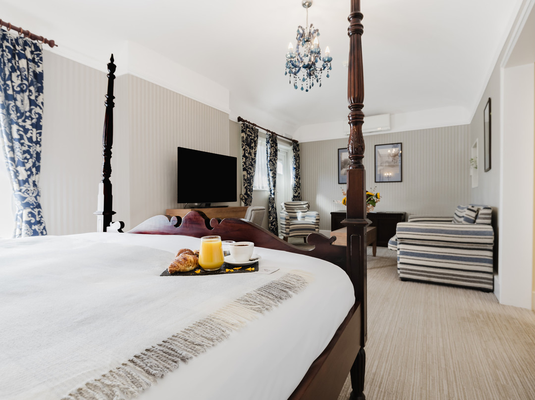 温彻斯特皇家酒店主图