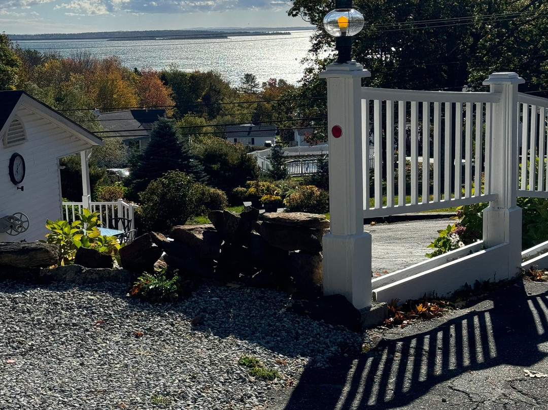 The Mount Battie Inn主图