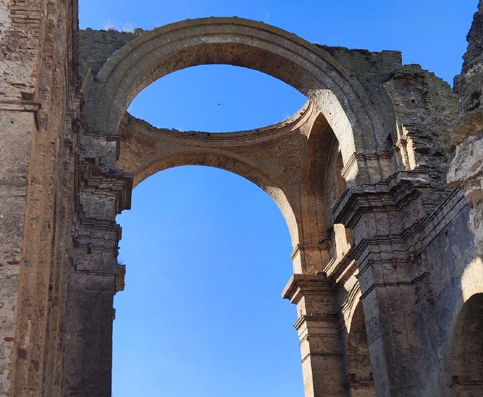 Chiesa Diruta dei SS. Luca e Giuliano景点图片