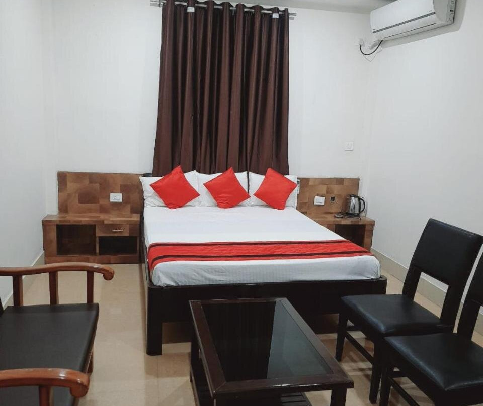 Hotel Knight Inn Airport