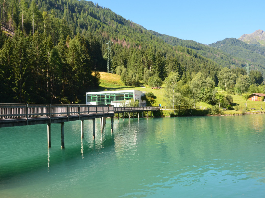 Sentiero circolare intorno al lago artificiale di Selva dei Molini景点图片