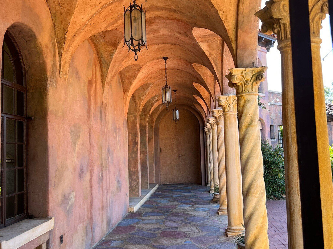 The Howey Mansion景点图片