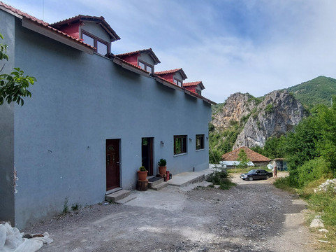 Strelce Albania主图