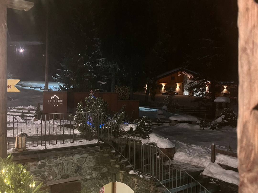 Breithorn Hotel主图