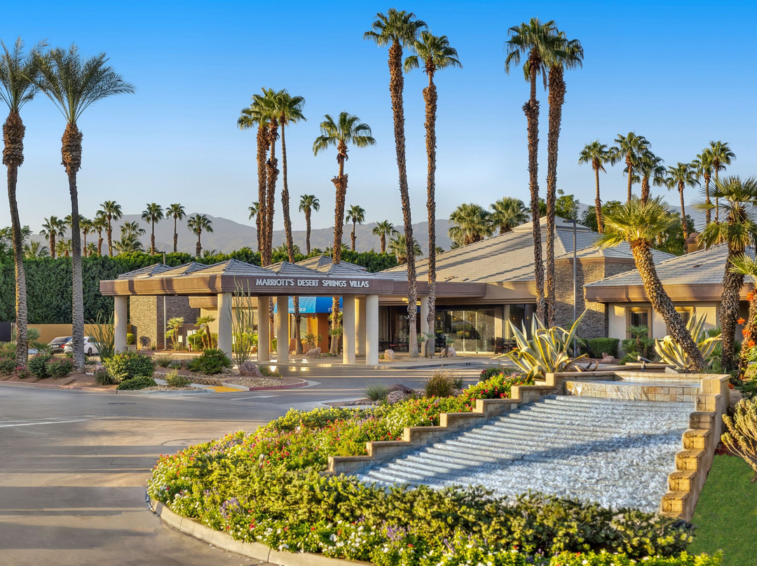 沙漠泉万豪别墅酒店主图