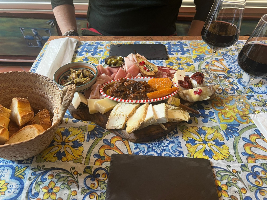 Salumeria Vino E Cacio