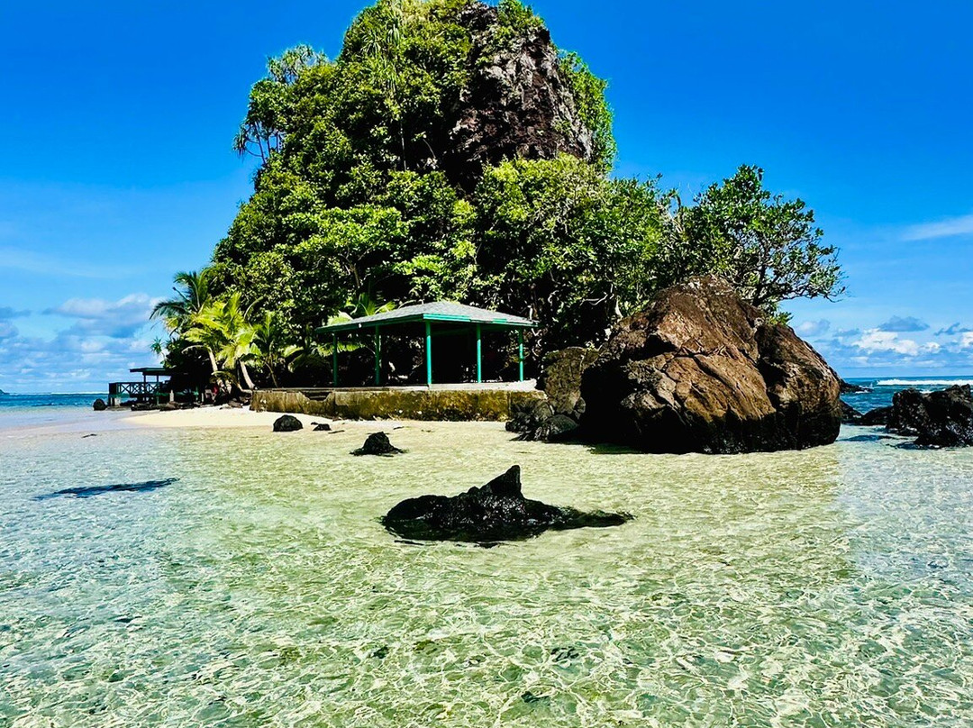 Two Dollar Beach景点图片