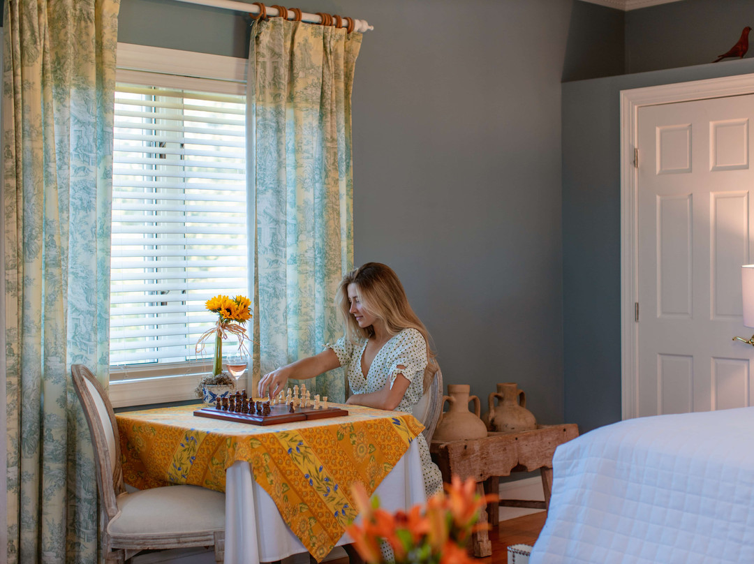 L'auberge Provencale Inn & Restaurant主图