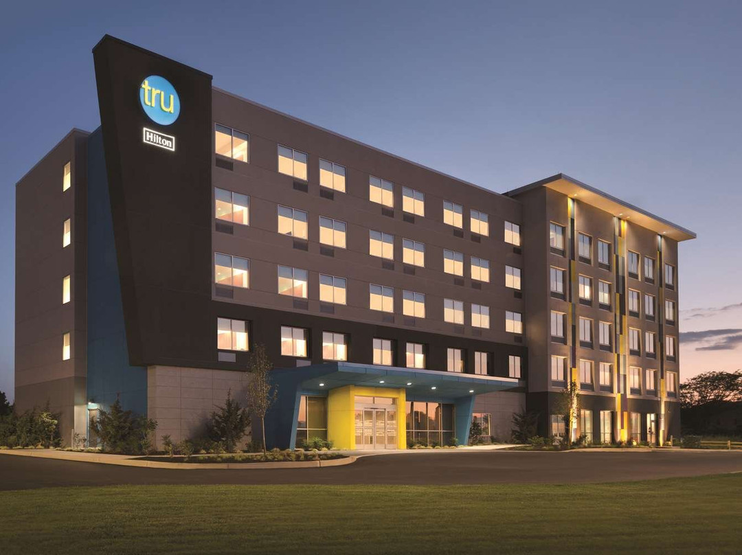 Tru by Hilton Lancaster East
