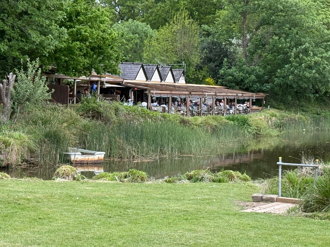 The Wiremill Lakeside Pub & Inn主图