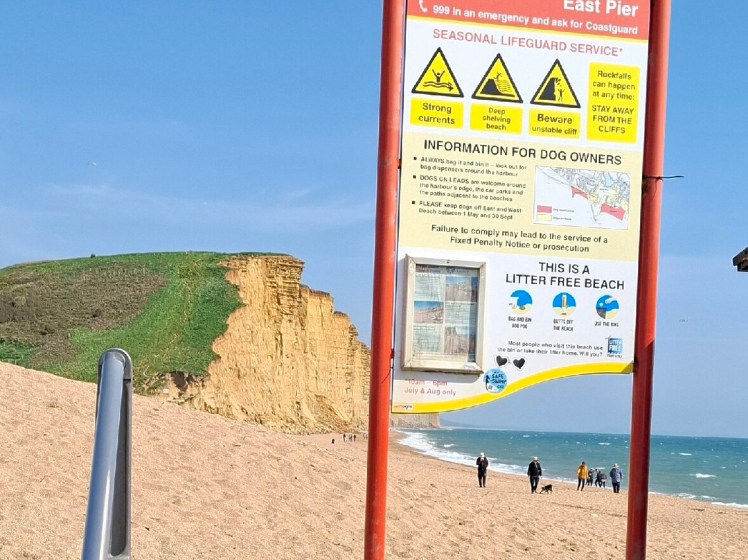 West Bay East Beach景点图片