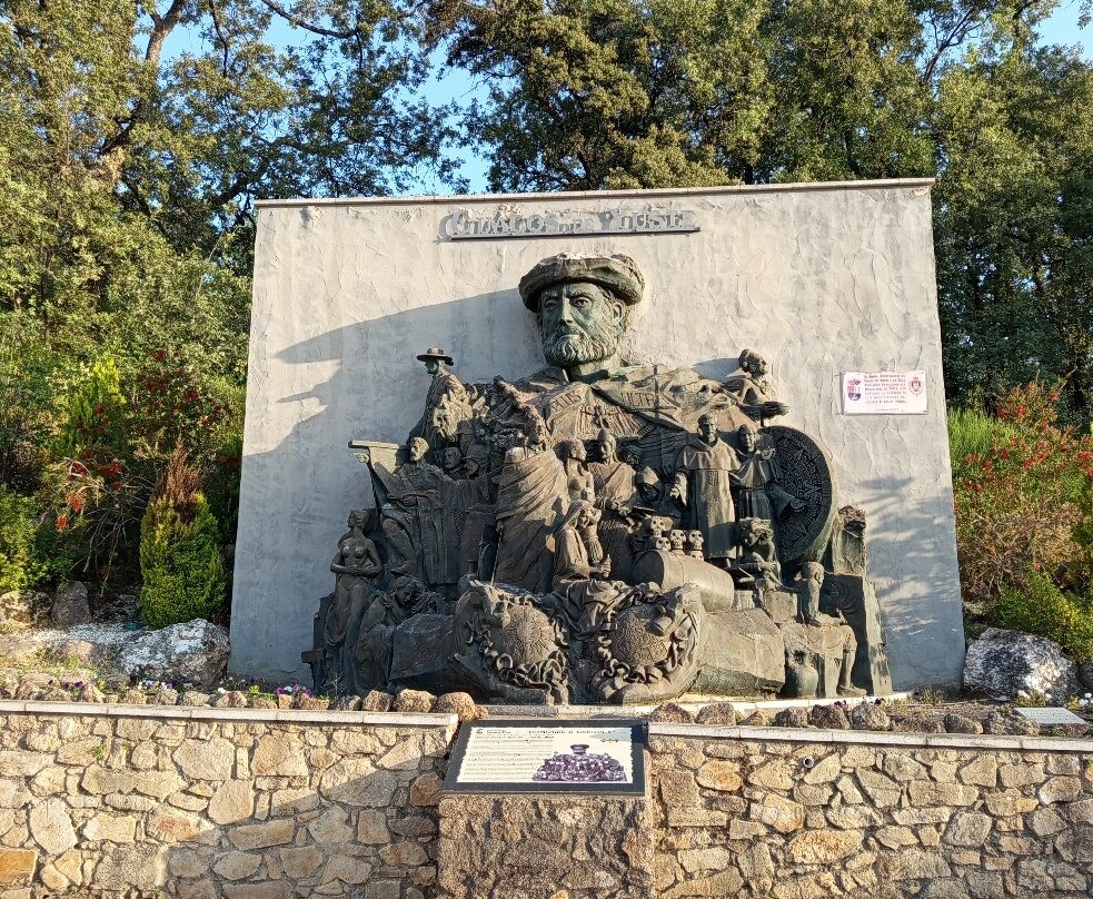 Monumento Emperador Carlos V景点图片