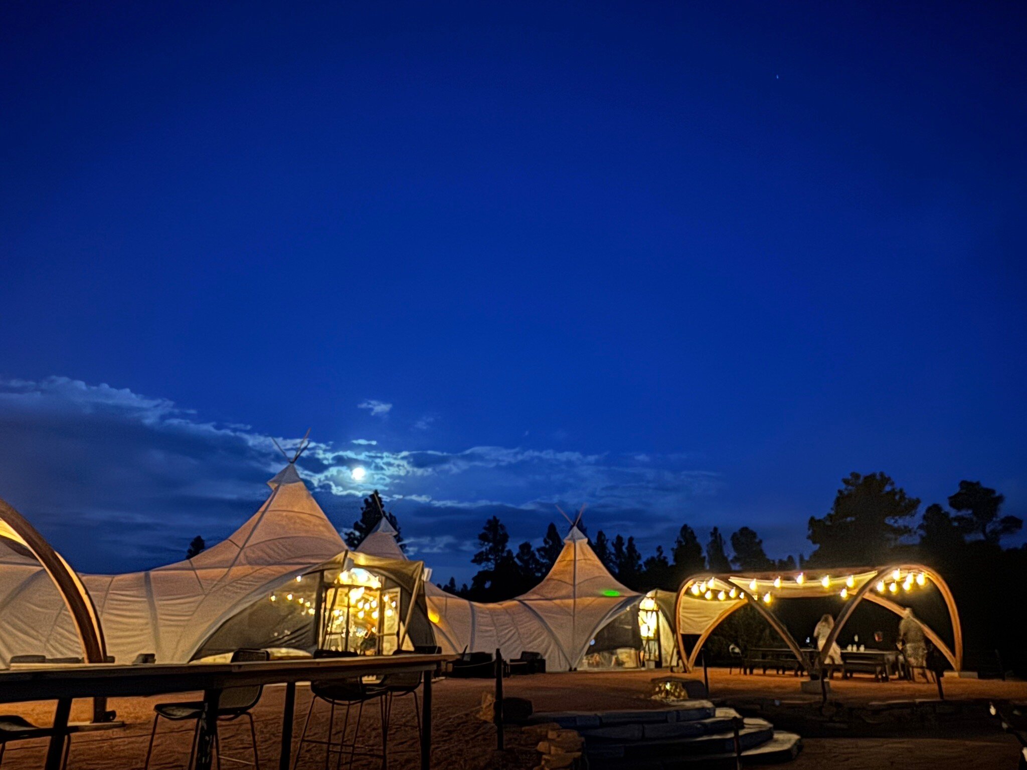 Under Canvas Bryce Canyon-官方
