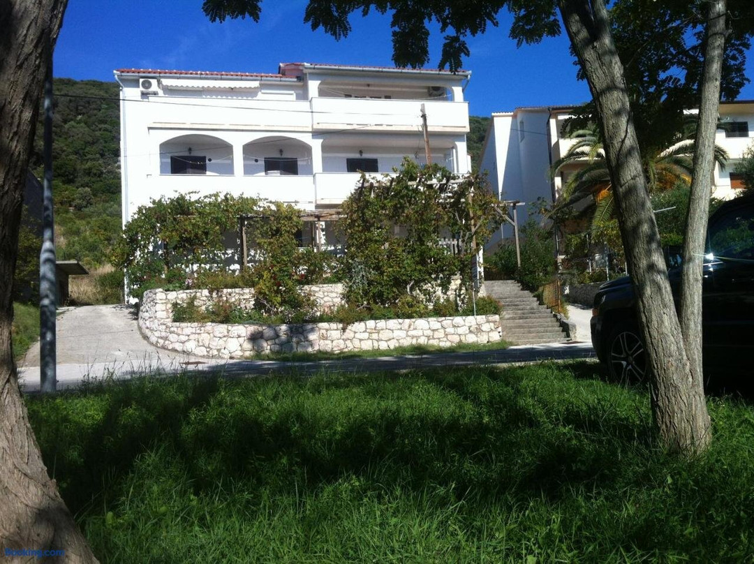 Pljesa Apartments