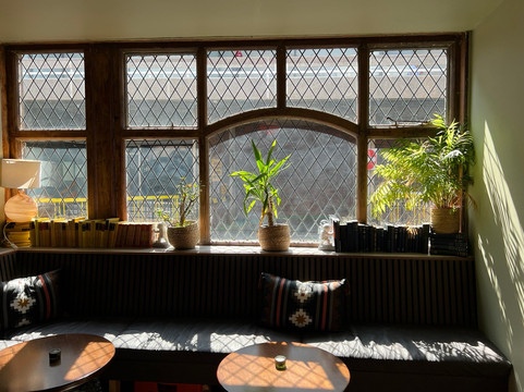 The Flat Earth-切斯特必去景点