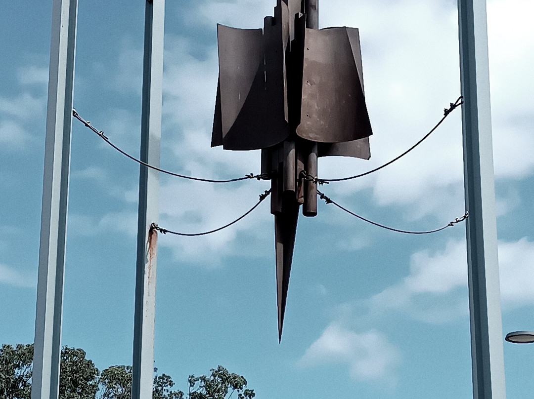 Escultura «damocles»-Candas必去景点