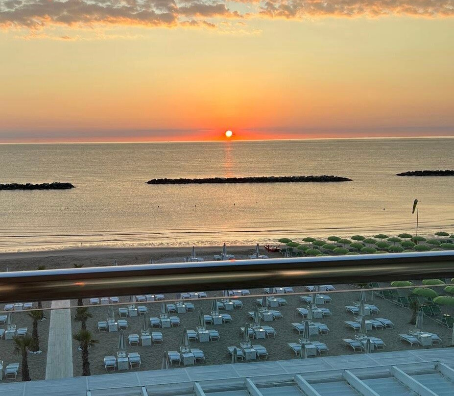 丽都怡东水疗酒店主图