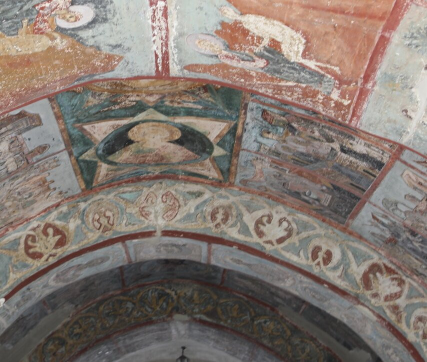 Le Clocher Du Monastère De Neamț