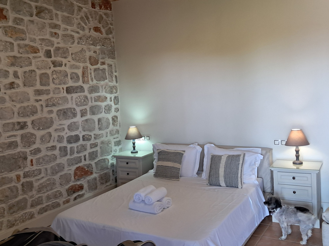 Achelatis Guest Houses主图