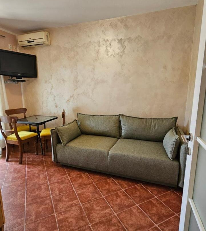 Lav Apartments