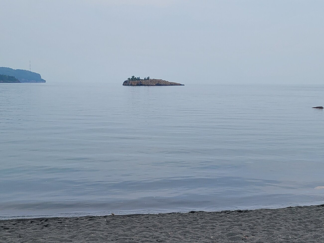 Black Beach-Silver Bay必去景点