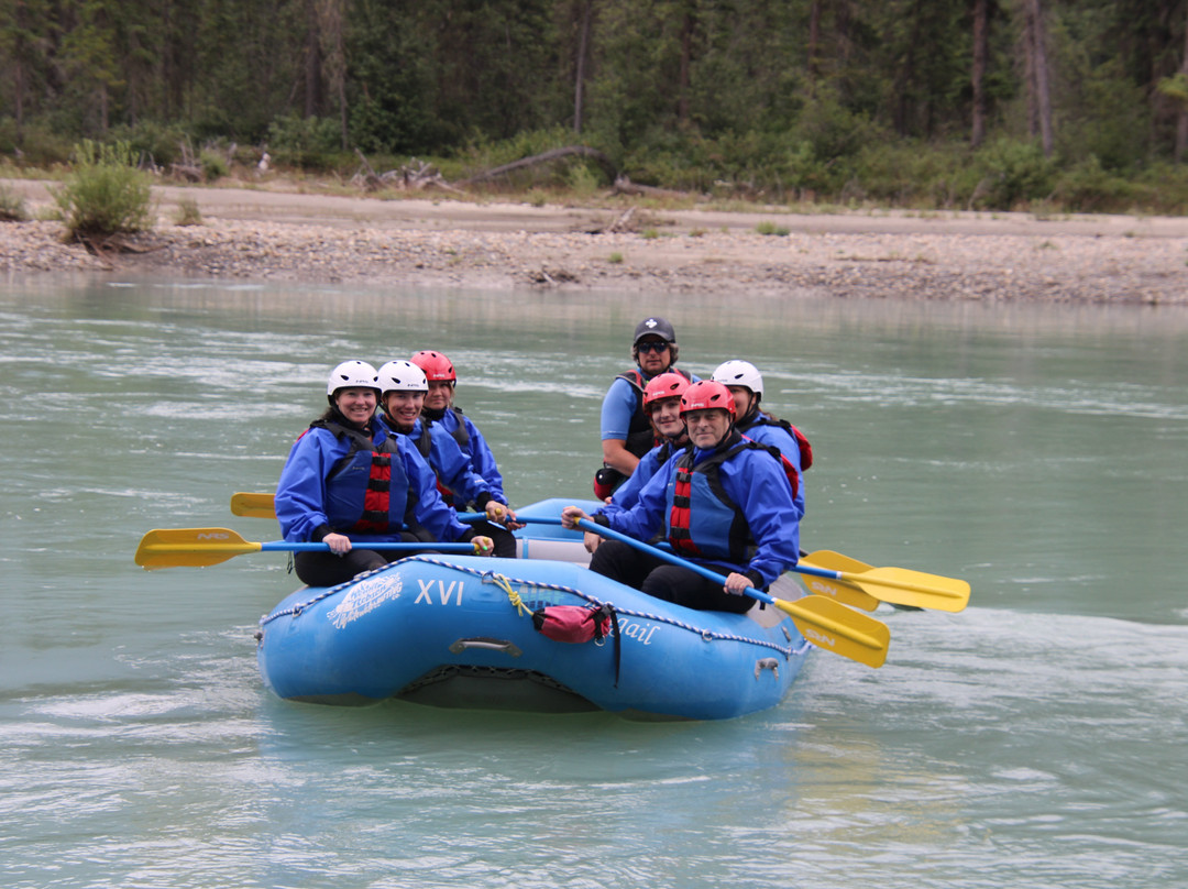 Mount Robson Whitewater Rafting Co.-维尔蒙特必去景点