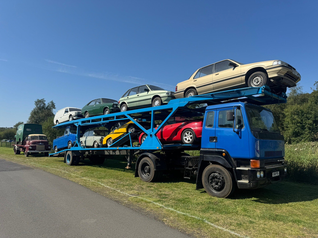 Scottish Vintage Bus Museum-丹弗姆林必去景点