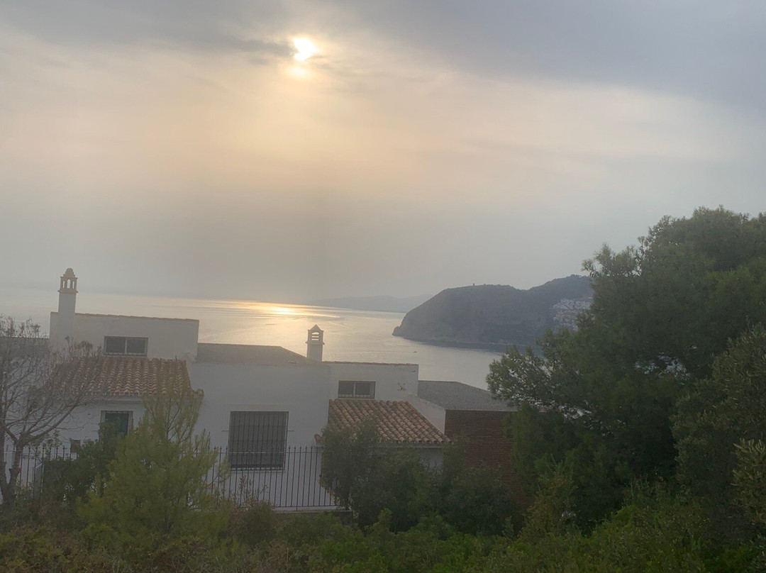 Punta de La Mona Lighthouse-阿尔穆涅卡尔必去景点