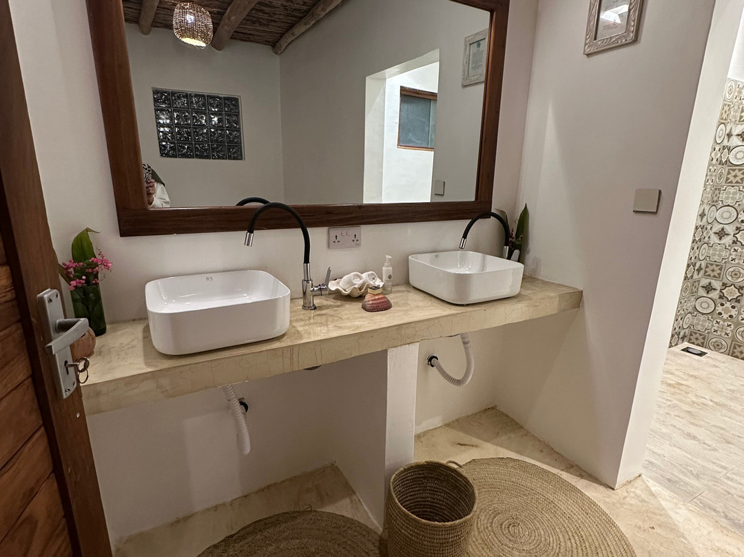 Zanbluu Beach Hotel主图